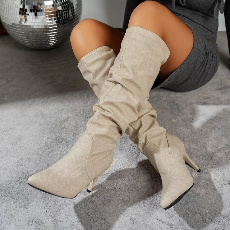 Bota Jeans Feminina Plissada Salto Fino Cano Longo