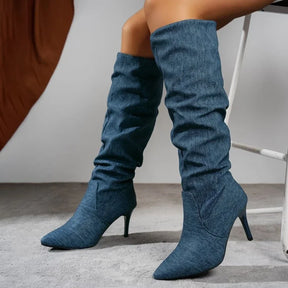 Bota Jeans Feminina Plissada Salto Fino Cano Longo