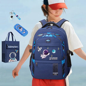 Kit Mochila Escolar Astronauta Ortopédica com Lancheira e Estojo Infantil (Kit Escolar 3) Dm Stores 
