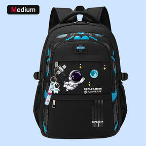 Kit Mochila Escolar Astronauta Ortopédica com Lancheira e Estojo Infantil (Kit Escolar 3) Dm Stores M Preto 