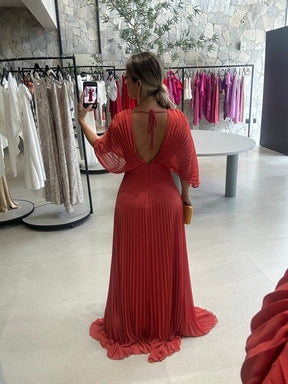 Vestido Amélie Plissé – Sofisticação em Movimento com Decote que Encanta FEMININO - ROUPAS - VESTIDO 6 Dm Stores 