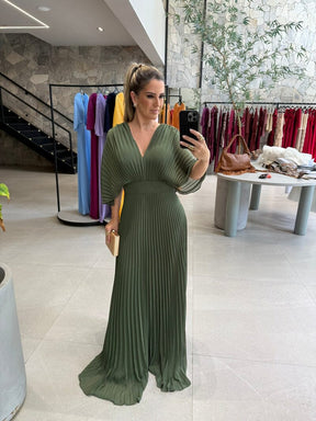 Vestido Amélie Plissé – Sofisticação em Movimento com Decote que Encanta FEMININO - ROUPAS - VESTIDO 6 Dm Stores Verde Oliva 38 